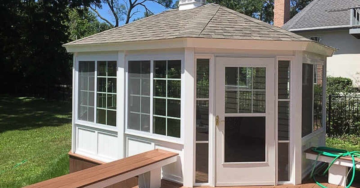 Reasons You Should Put a Gazebo Near Your Swimming Pool
